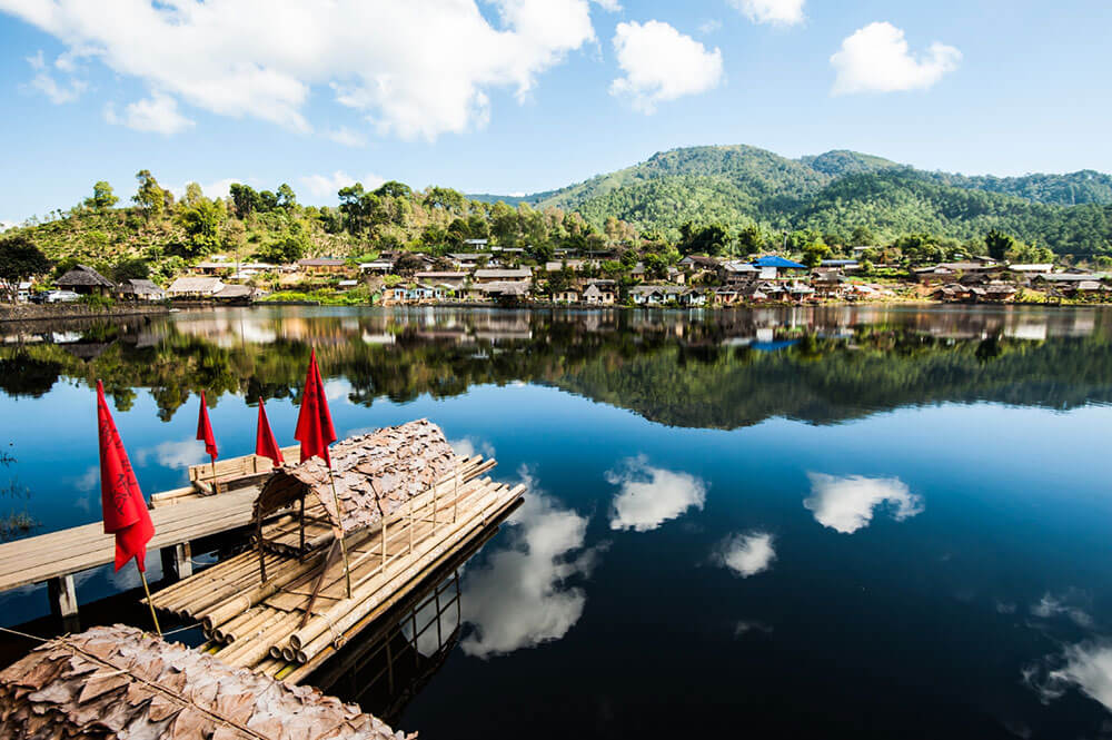 Rak Thai Lake